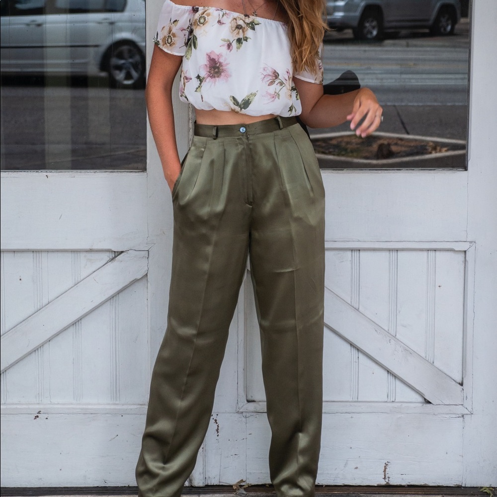 Anne Kleinll : Silk Green Dress Pants